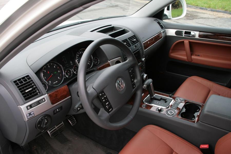  Volkswagen Touareg V10 TDi 2008 года  (фото 19 из 22)